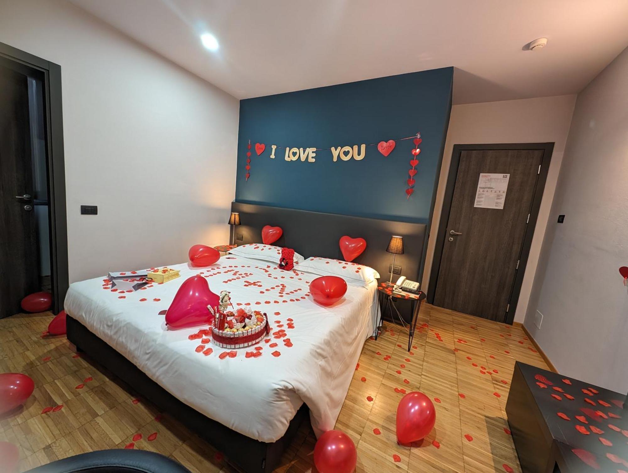 Smart Hotel Карпи Екстериор снимка