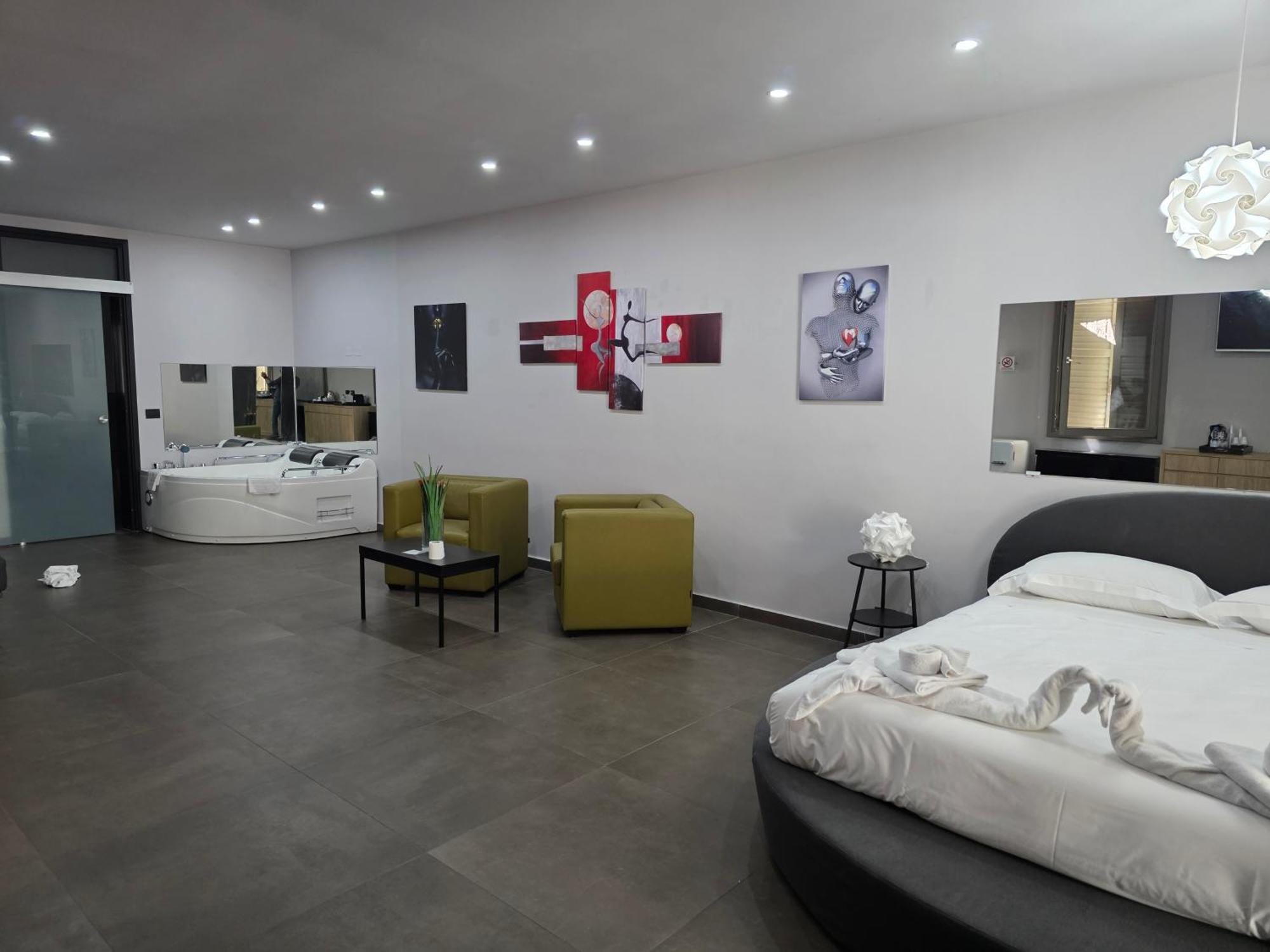 Smart Hotel Карпи Екстериор снимка