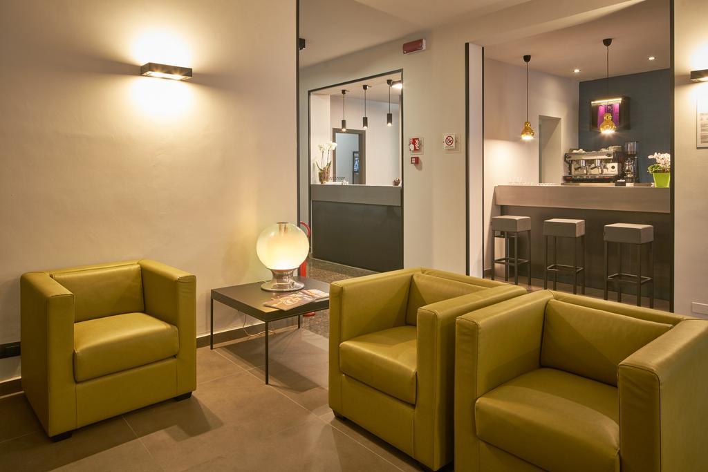 Smart Hotel Карпи Екстериор снимка