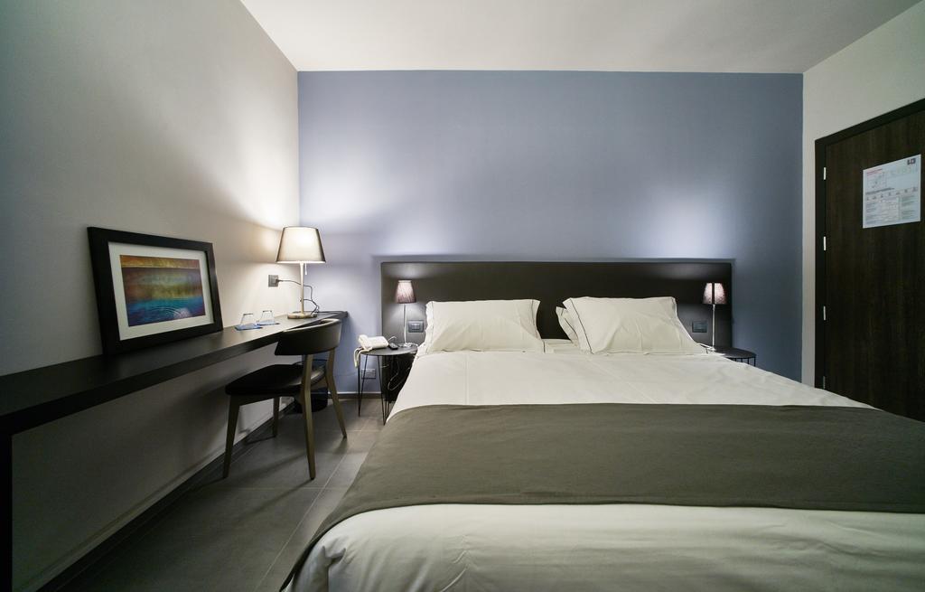 Smart Hotel Карпи Екстериор снимка