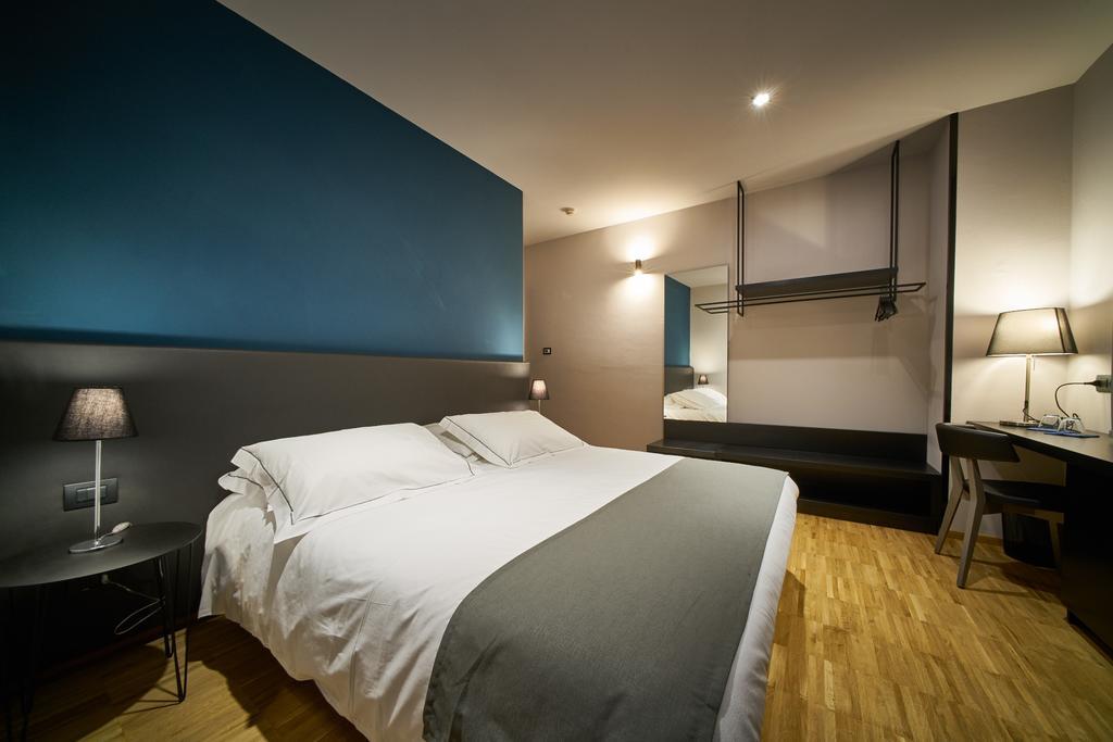 Smart Hotel Карпи Екстериор снимка