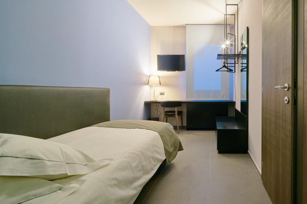 Smart Hotel Карпи Екстериор снимка